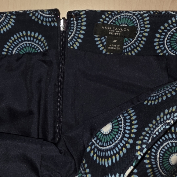 Ann Taylor Navy and Teal Patterned Mini Skirt - Picture 5 of 6